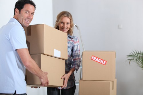 Moving truck for residential and commercial removals near Covent Garden